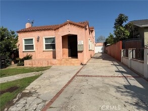 Building Photo - 1011 E 65th St