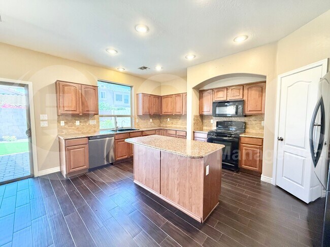 Building Photo - 16111 W Winslow Dr