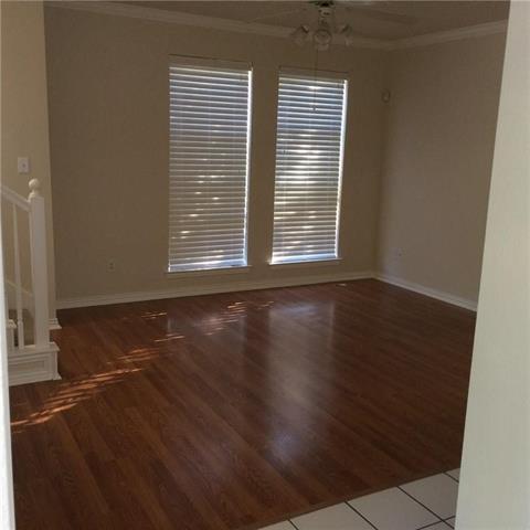 Foto del edificio - 121 Wildwood Ct