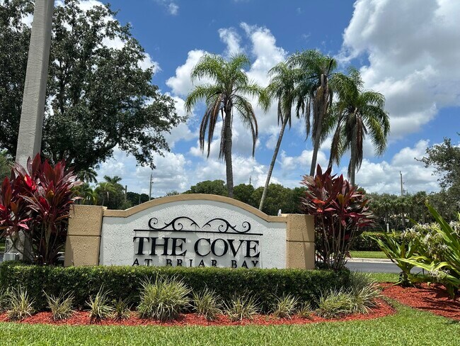 Foto del edificio - 3474 Briar Bay Blvd