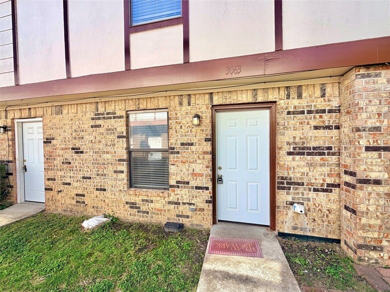 Primary Photo - 3063 Olympia Dr