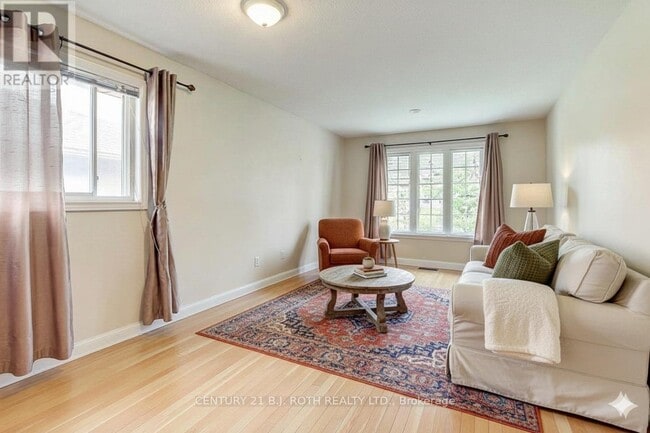 Building Photo - 194 Livingstone St E