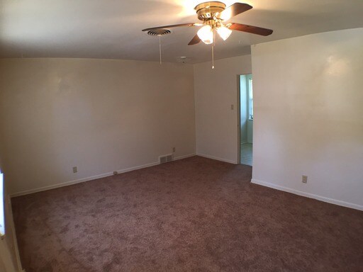 Building Photo - 6419 Onyx Dr N