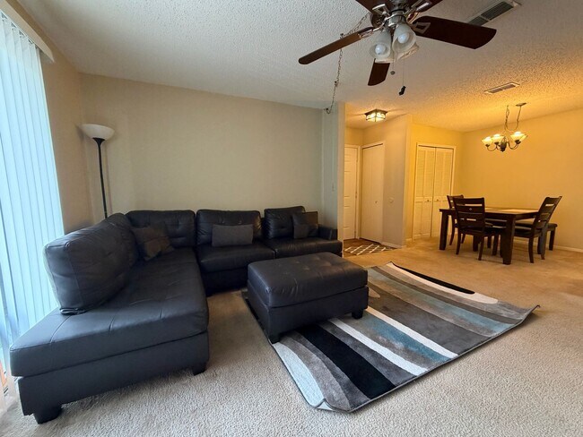 Building Photo - Modern 2-Bed/2-Bath Condo in Gated Community – Close to UF & Shands!