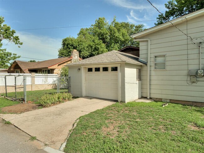 Foto del edificio - 4701 N Peniel Ave