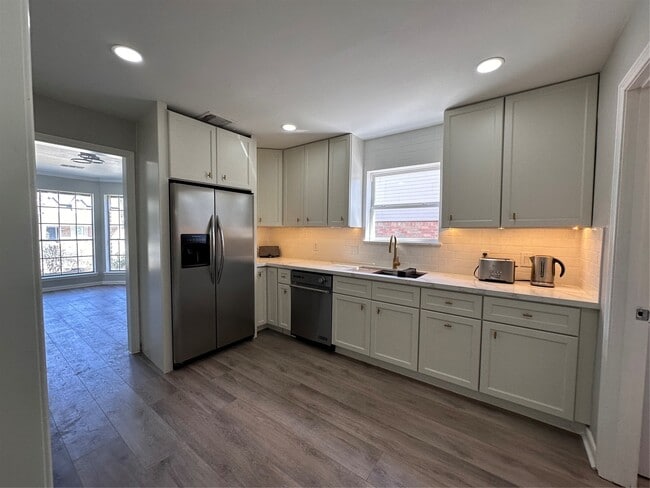 Foto del edificio - 17707 Moss Point Dr