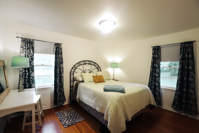 Foto del edificio - 1712 Oak St NW