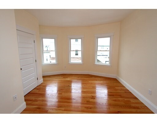 Foto del edificio - 8 Roach St