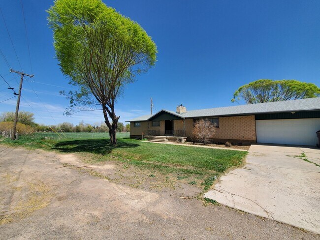 Foto del edificio - 3210 N Bulldog Rd