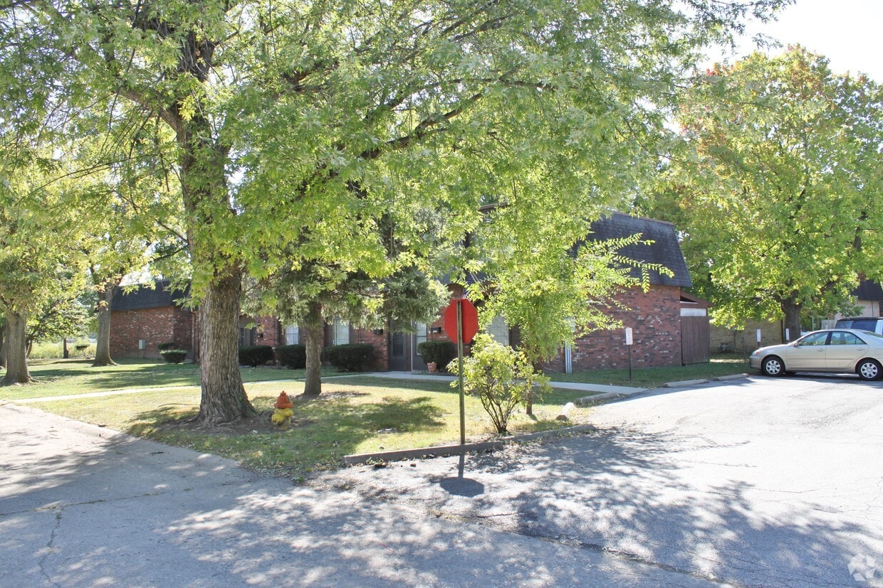 Building Photo - Village Lane Apartments