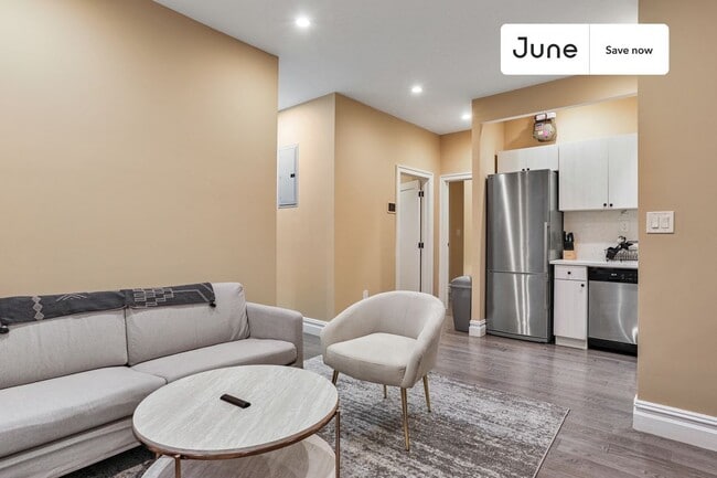 Building Photo - 23 E 109th St