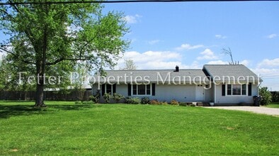 Building Photo - 13121 N Green River Rd