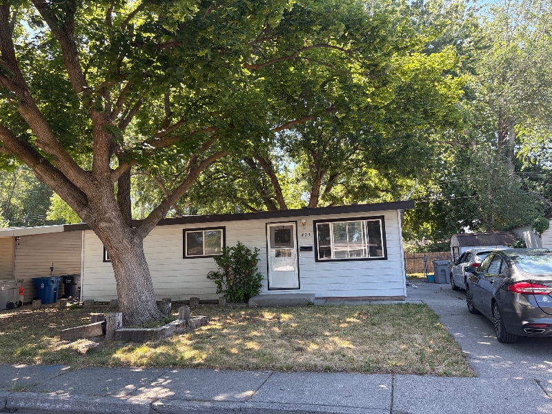 Primary Photo - 423 W 3rd N