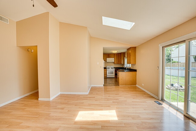 Building Photo - 2665 Prairieview Ln