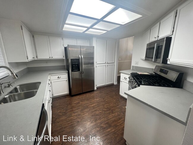 Building Photo - 3 br, 2 bath House - 561 Amanda Court