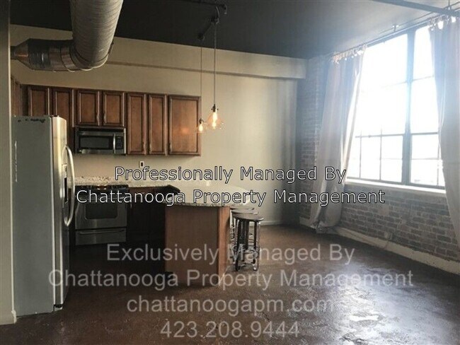 Building Photo - ONE MONTH FREE RENT w signed lease by 2/29/20