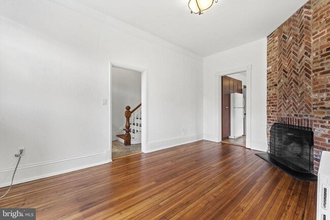 Building Photo - 320 6th St NE