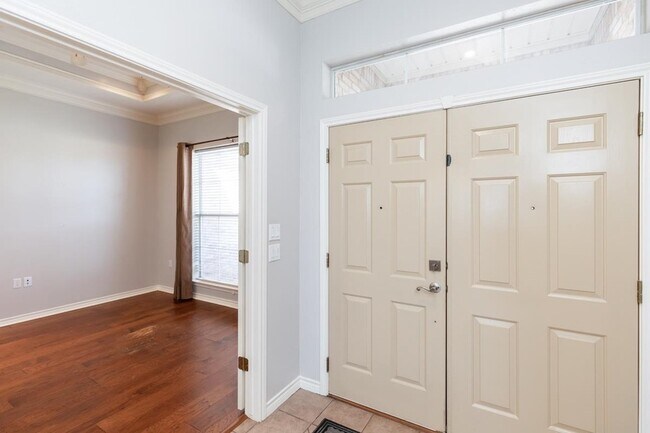 Foto del edificio - 6235 Gracemount Ln