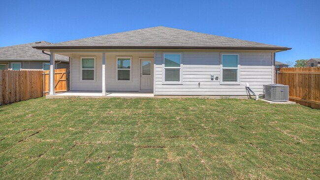 Foto del edificio - 4 BR / 2 BA - 2032 SF in Seguin - Arroyo Ranch!