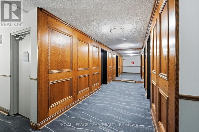 Photo du bâtiment - 530 Laurier Ave W