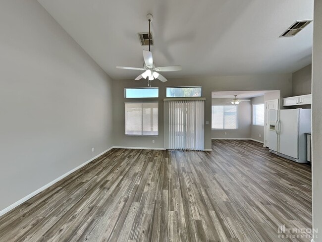 Foto del edificio - 523 Landra Ln