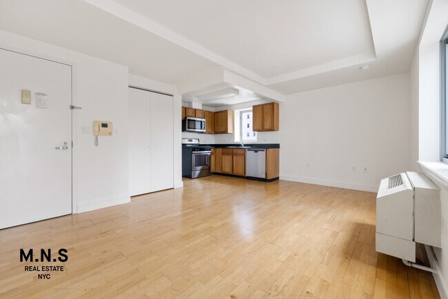 Building Photo - 63 Schermerhorn St