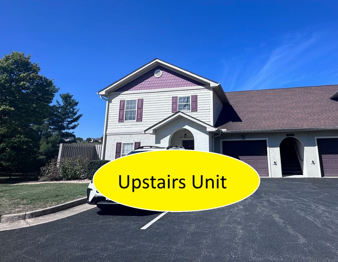 Foto principal - 4 Rose Garden Ln