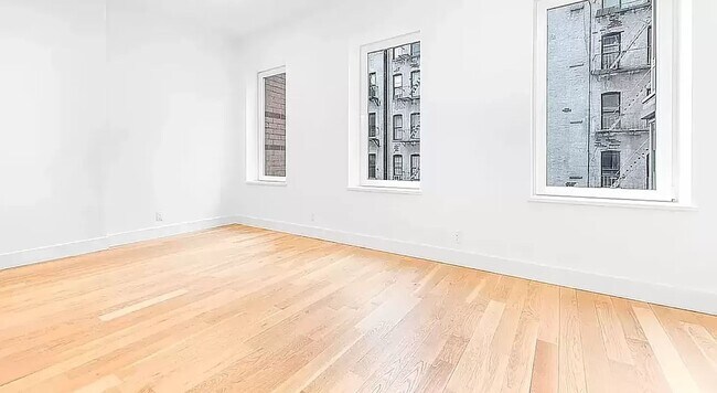 Building Photo - 309 W 50th ST