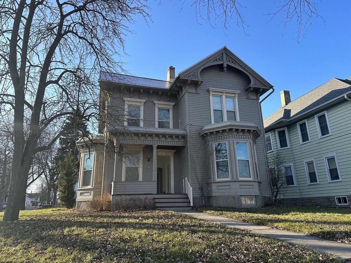 530 S 13th St, Sheboygan, WI 53081 Townhome Rentals in Sheboygan WI