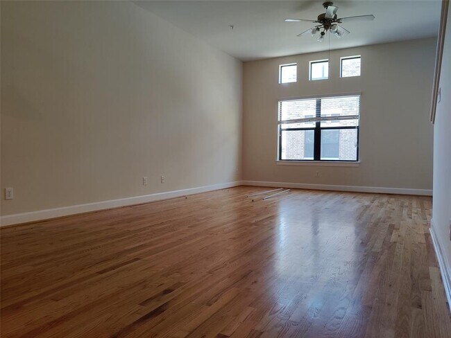 Building Photo - 2710 Hullsmith Dr
