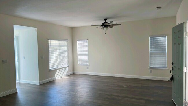 Foto del edificio - 2 Bedroom 2 Bathroom located in Redbridge