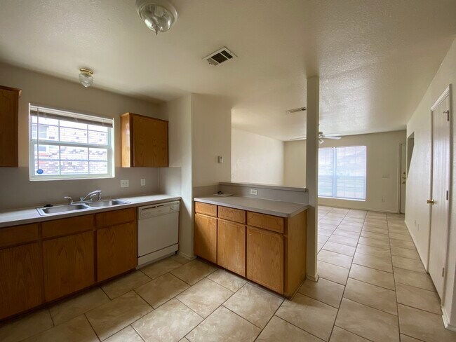 Foto del edificio - 4302 Sylvia Dr