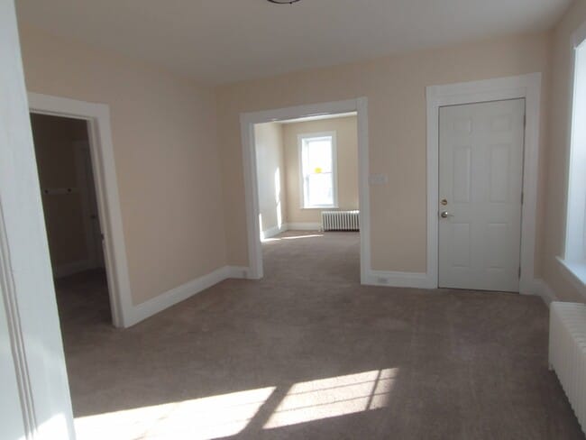 Building Photo - 9 James St