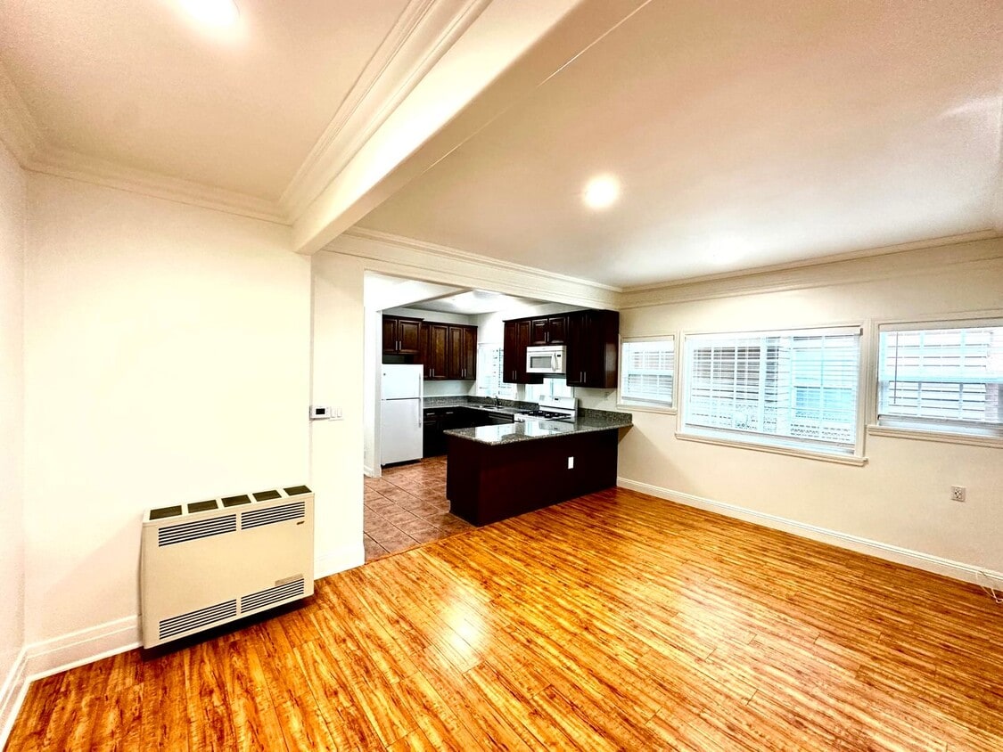 Primary Photo - 1536 4th Ave