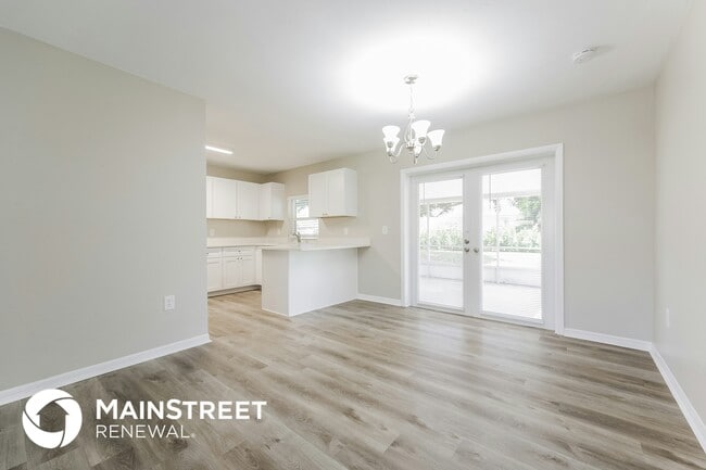 Building Photo - 2016 SE 9th Terrace