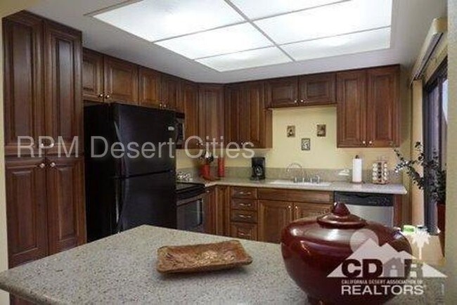 Building Photo - Great Indian Hills Home
