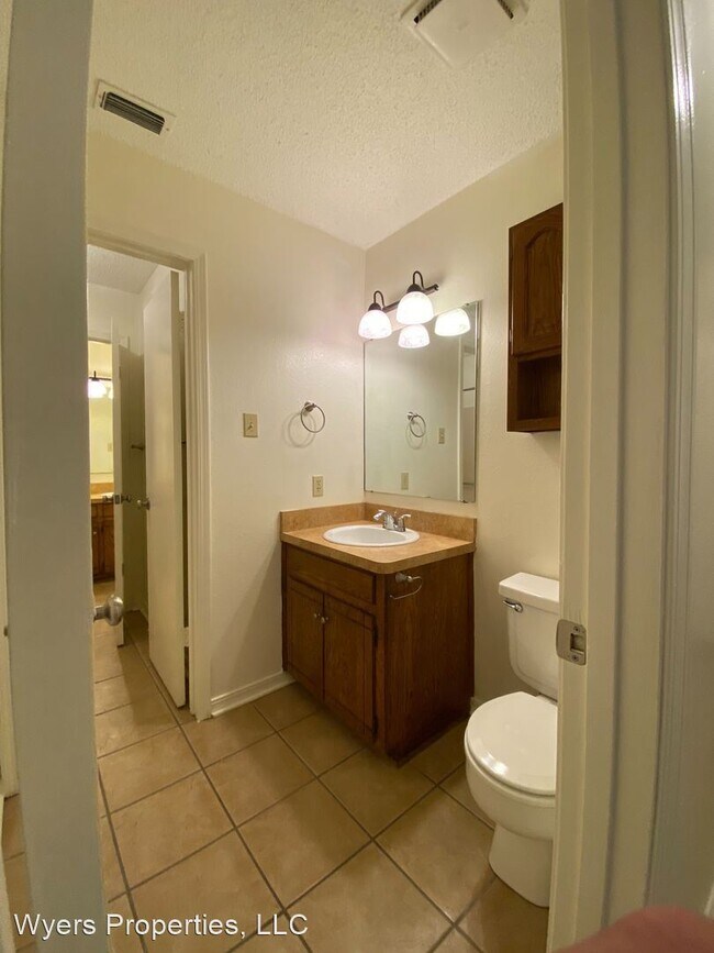 Building Photo - 2114 Shady Trail