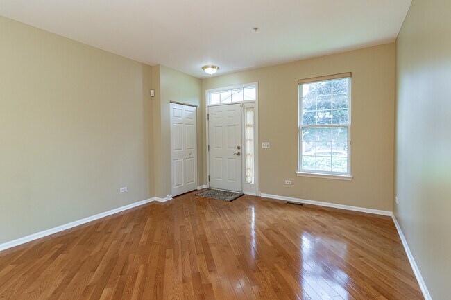 Foto del edificio - 810 Spencer Ln