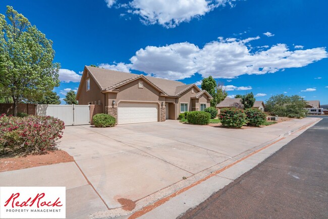 Building Photo - Incredible Property Located in Ivins with ...