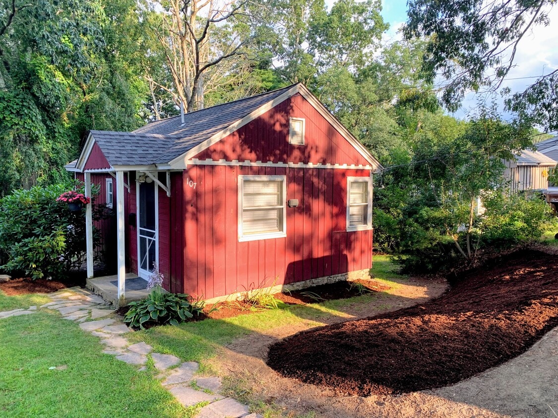Primary Photo - 107 Wallace Ave