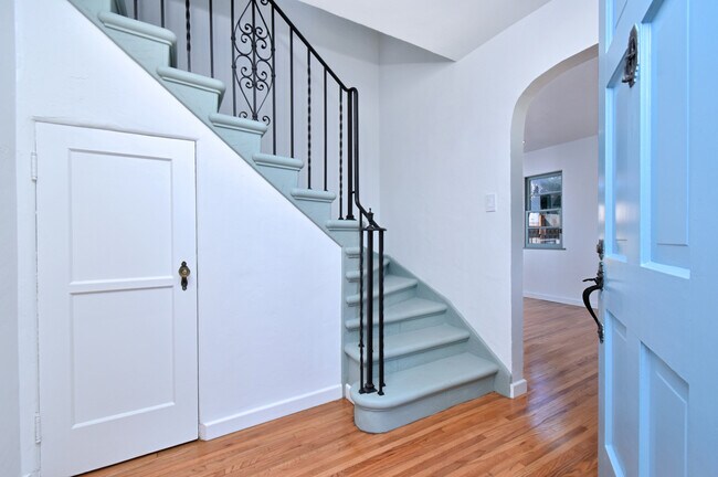 Foto del edificio - 13632 Oak Canyon Ave