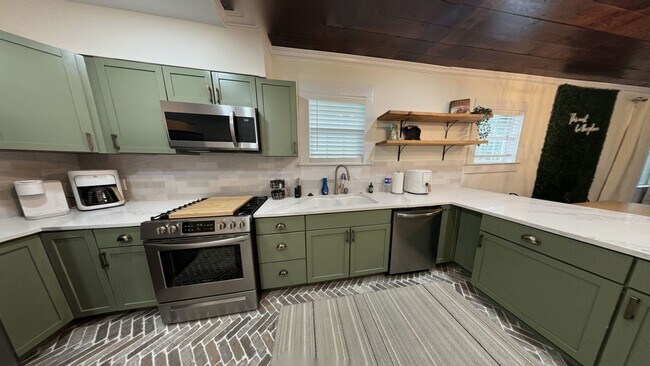 Foto del edificio - Furnished unit 2 blocks from the Alamodome.