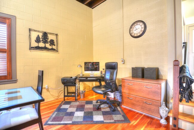 tall ceilings - 9 Summit Ave