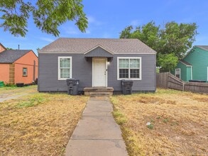 Building Photo - 1209 SW 20th Ave