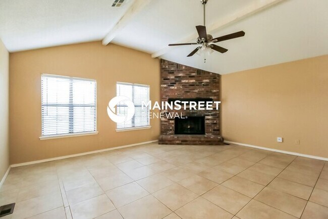 Building Photo - 3 Bedroom Pet-Friendly Home in Oklahoma Ci...