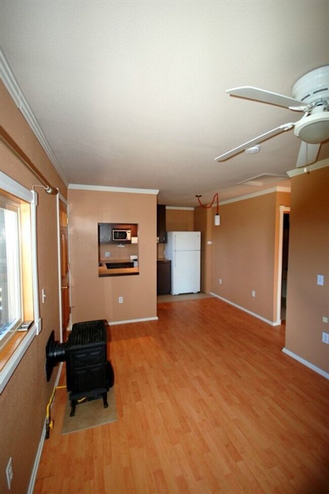 Foto del edificio - 1 bedroom 1 bath Apartment Camano MIL