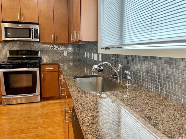 Building Photo - 1702 S Lamar Blvd