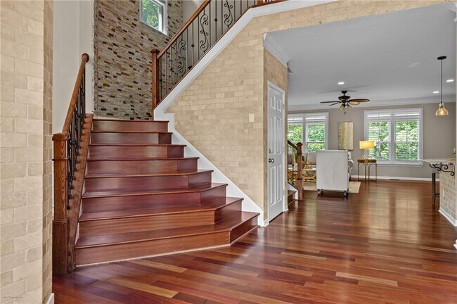 Building Photo - 2990 Hearthstone Dr