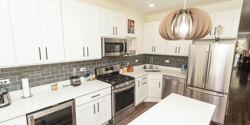 Primary Photo - 4820 N Keeler Ave