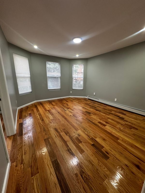 Foto del edificio - 2673 Bainbridge Ave